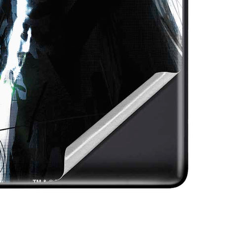 DC Comics Batman Holding batarang Art Google Pixel 6 Skin